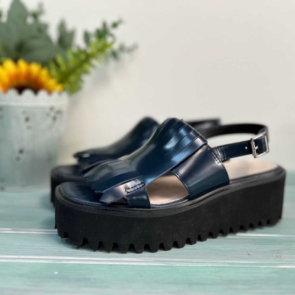 Stylish Navy Platform Sandals - image 3